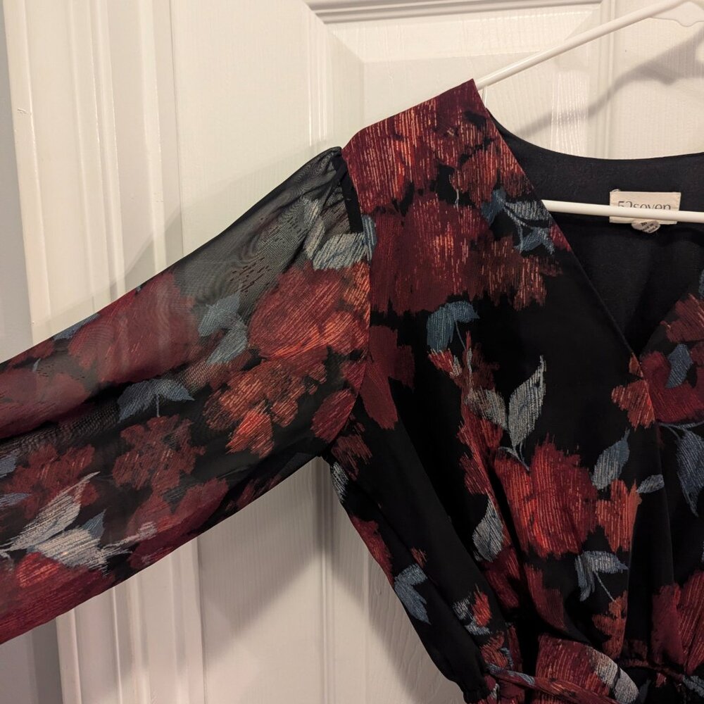 52seven black white and red blouse - M - Picture 3 of 6